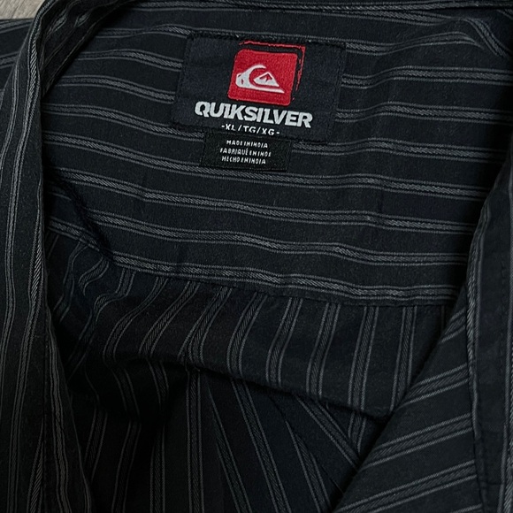 QUIKSILVER | Men's XL Button up shirt - Picture 3 of 8